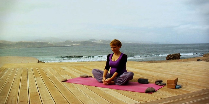 yoga Poses for Pregnant Women (6)
