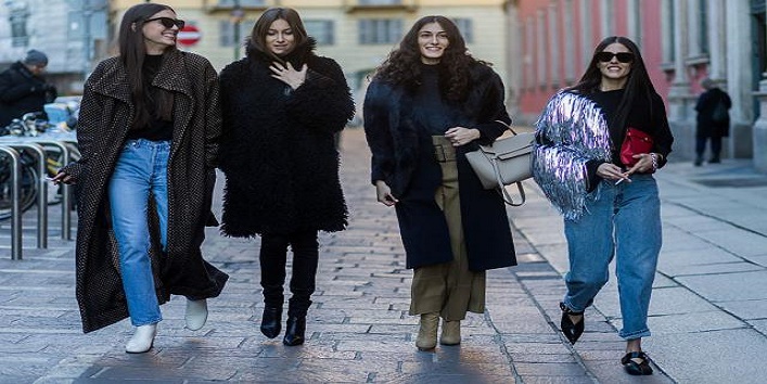 MILAN, ITALY - JANUARY 17: Diletta Bonaiuti, Giorgia Tordini, Giulia Tordini, Gilda Ambrosio outside Missoni during Milan Men's Fashion Week Fall/Winter 2016/17 on January 17, 2016, in Milan, Italy (Photo by Christian Vierig/Getty Images)